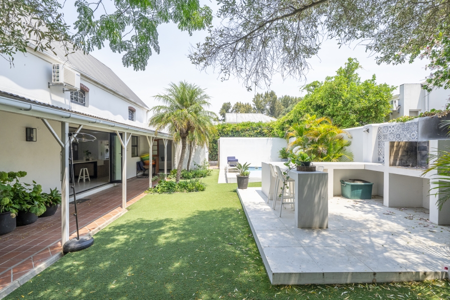 4 Bedroom Property for Sale in Hoog En Droog Western Cape